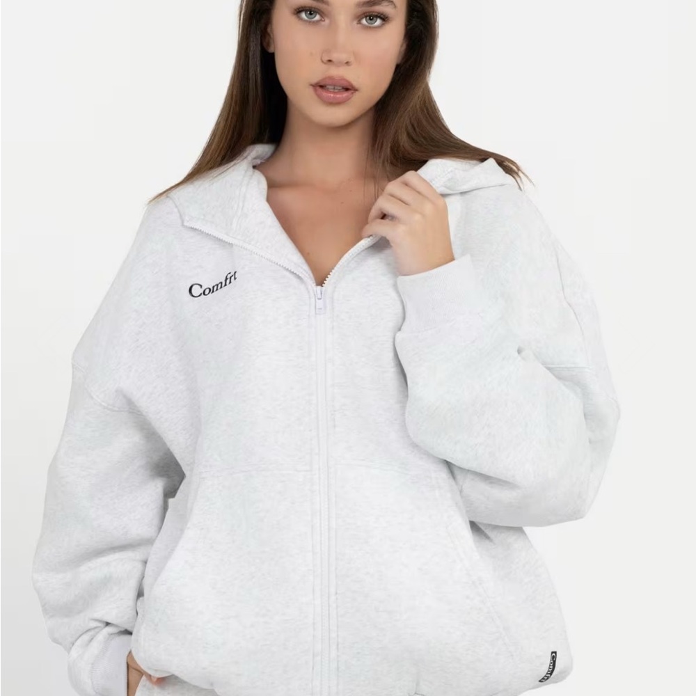 Comfrt Cloud Zip Hoodie size M